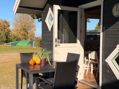 Camping cabin