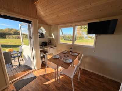 Camping cabin