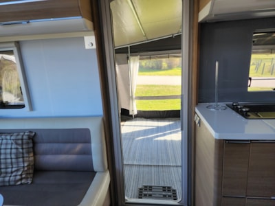 Large luxury caravan (Adria 593) with space for up to 6 people