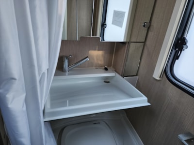 Large luxury caravan (Adria 593) with space for up to 6 people