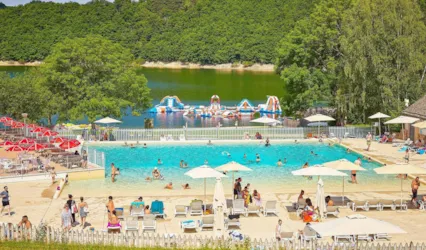 Homair - Camping Domaine des Tours - image n°3 - Camping Direct