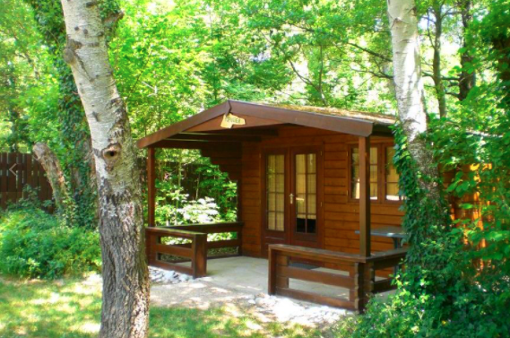 Dubbele houten hut - 2 eenpersoonsbedden