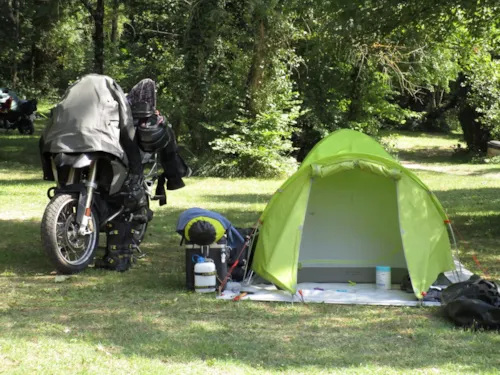 Pitch - 1 Tent Or 1 Motorhome/Campervan  Without Electricity - image n°8 - Camping La Vaugelette