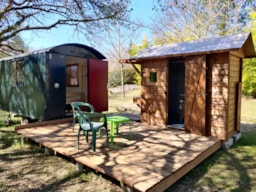 Accommodation - Gipsy Caravan With Private Bathroom - 2 Single Beds - - Camping La Vaugelette
