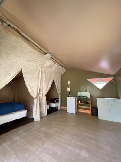 Lodge Canada Tent -  1 double bed + 2 single beds