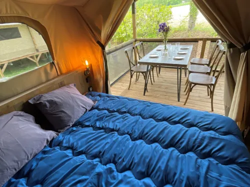 Mietunterkunft - Lodge Kenya Zelt – Mit Allem Komfort: Küche, Toilette Und Badezimmer – 2 Schlafzimmer - image n°3 - Camping La Vaugelette