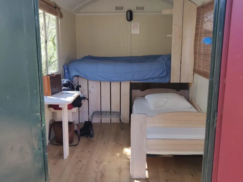 Roulotte Avec Salle De Bain Privée - 2 Lits Simples -