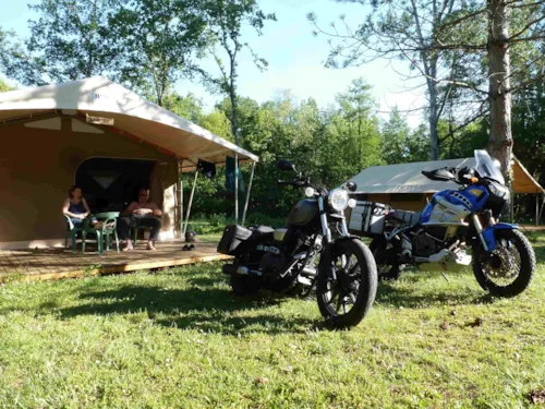 Mietunterkunft - Lodge Canada Zelt - 1 Doppelbett + 2 Einzelbetten - - image n°4 - Camping La Vaugelette
