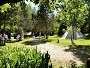 Emplacement - 1 Zelt oder 1 Wohnmobil/Van ohne Strom - Camping La Vaugelette