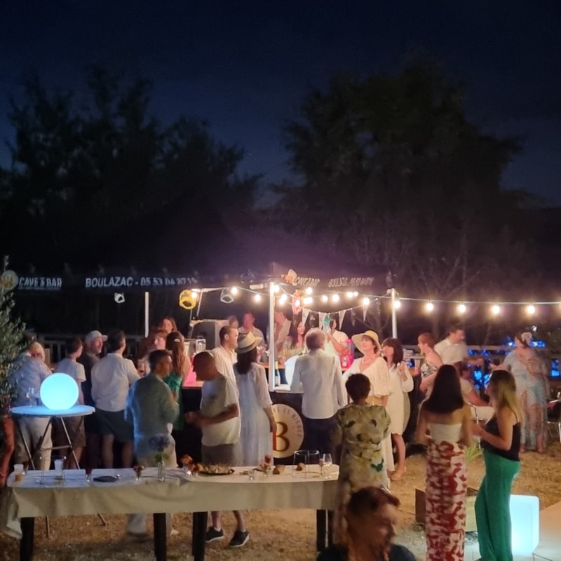 CHALET  EVENEMENT  INVITES