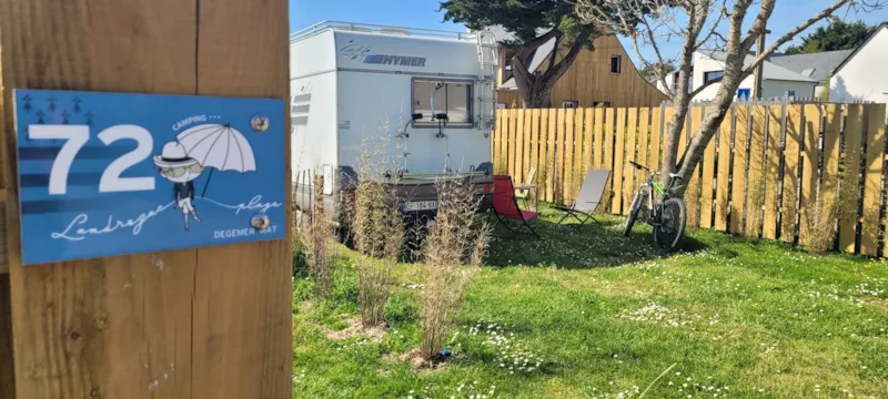 Emplacement + Électricité + Sanitaire Privé À Proximité