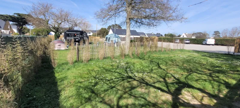 Emplacement + Électricité + Sanitaire Privé À Proximité