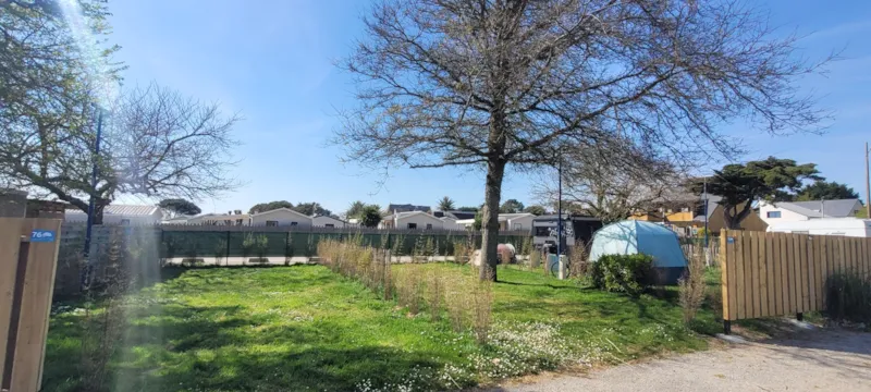 Emplacement + Électricité + Sanitaire Privé À Proximité