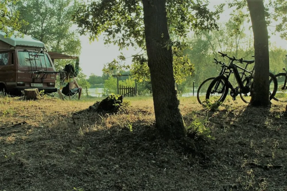 Emplacement - Forfait Camping (Emplacement, 1 Véhicule) - Camping Onlycamp Le Port