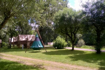 Tent birds' nest - without toilet blocks