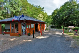 Camping Onlycamp Le Val Joyeux - image n°4 - Roulottes