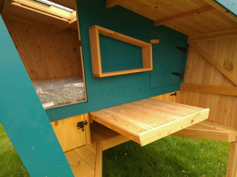 Cabane en bois colorée 2 Pers.