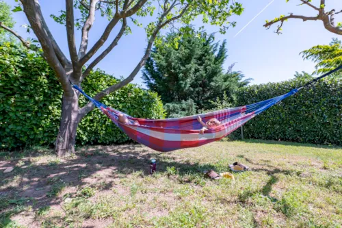 Emplacement - Emplacement 80 À 100M² - 1 Véhicule Léger, Caravane, Camping-Car Et Van Aménagé - image n°3 - Camping le Cottet 