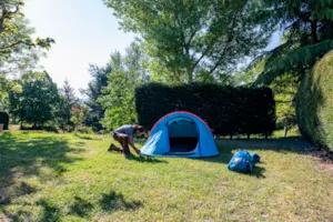 Emplacement - EMPLACEMENT 80 à 100m² - 1 véhicule léger, caravane, camping-car et van aménagé - Camping le Cottet 
