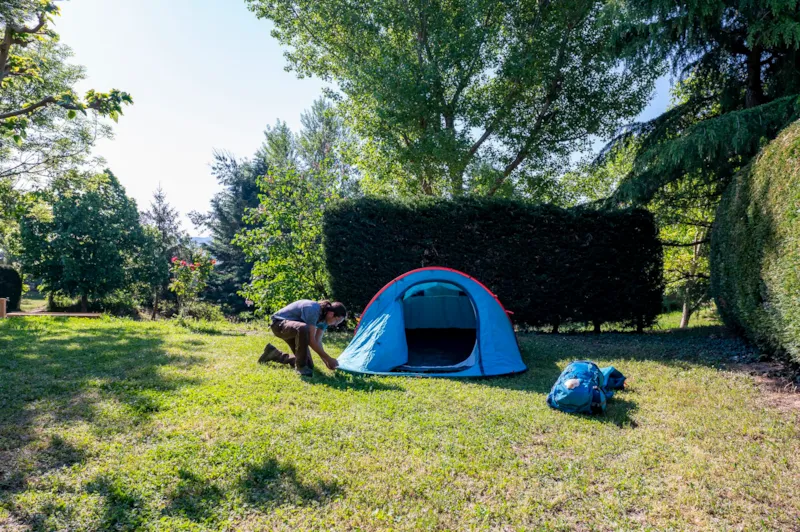 Emplacement 80 À 100M² - 1 Véhicule Léger, Caravane, Camping-Car Et Van Aménagé