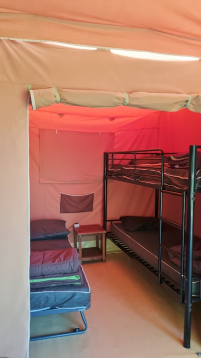 Fully equipped tent - 2 bedrooms