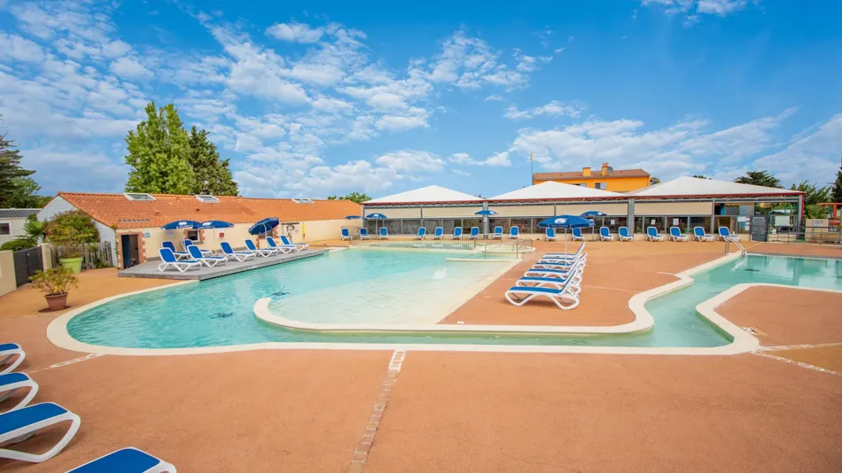 Camping Eden Villages La Pointe Saint Gildas 