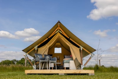 Safari tent — 1