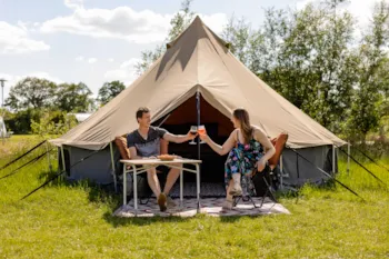 Accommodation - Bell Tent - Charmecamping & Appartementen De Regge-Vallei