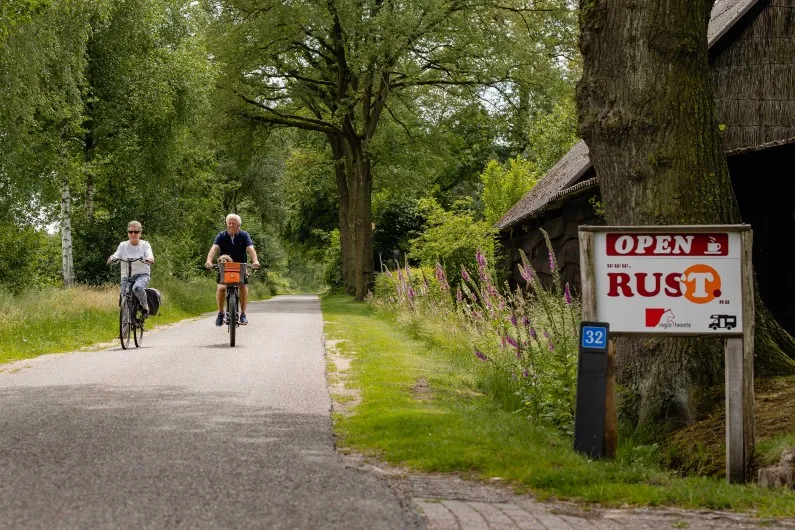 Charmecamping & Appartementen De Regge-Vallei