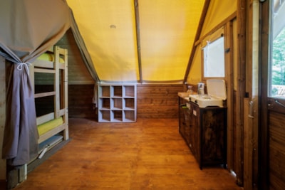 Adventure hut - 2 bedrooms - without toilet blocks
