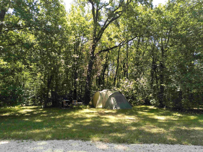 Emplacement Tente / Caravane / Camping-Car