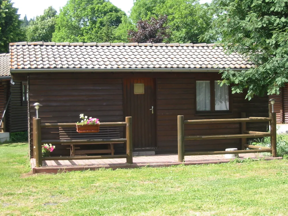 Location - Petit Chalet 2 Personnes - Camping du Meygal