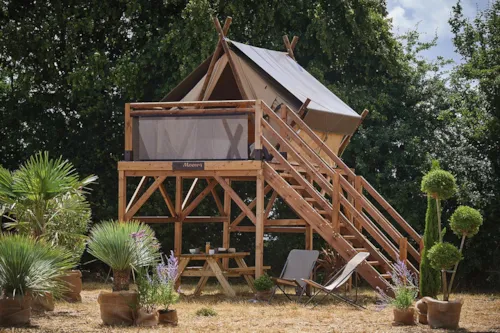 Location - Tente Bois Sur Pilotis - image n°1 - Camping Clair Matin