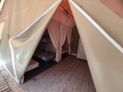 Fully equipped lodge tent
