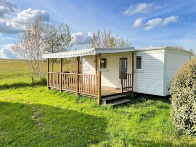 Mobile home with dressing room