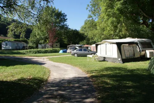 Pitch - Pitch (Tent/Caravan/Camping-Car ) - image n°4 - Idéal Camping