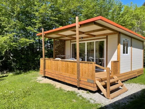 Accommodation - Victoria Chalet, 20 M² + 12 M² Covered Terrace - image n°1 - Idéal Camping