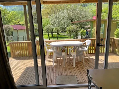 Accommodation - Victoria Chalet, 20 M² + 12 M² Covered Terrace - image n°4 - Idéal Camping