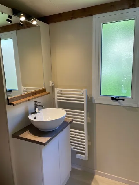 Accommodation - Victoria Chalet, 20 M² + 12 M² Covered Terrace - image n°6 - Idéal Camping