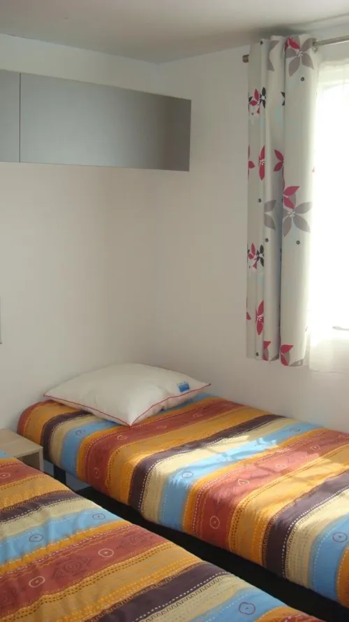 Huuraccommodatie(s) - Stacaravan Essentiel Familie 2 Kamers - image n°3 - Camping le Vercors