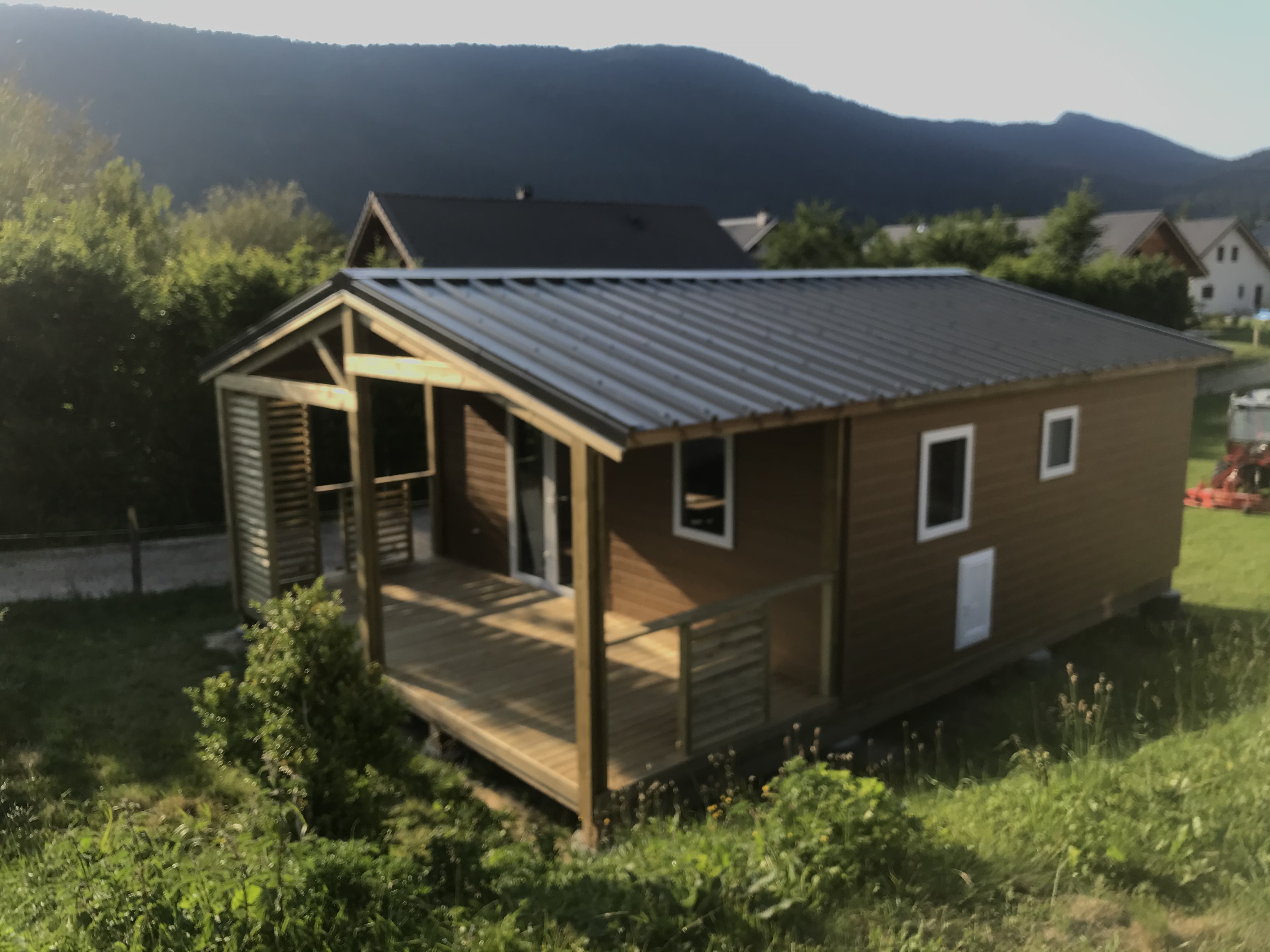 Mietunterkunft - Hütte Premium 2 Schlafzimmer 35 M² + 15 M²  Überdachte Terrasse - Camping le Vercors