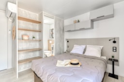 Bedroom - - Hotel Formula - With Air-Conditioning + Tv - Les Cottages de Perpignan