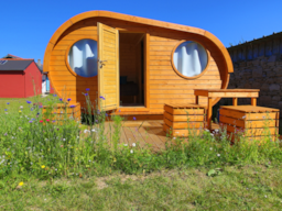 Accommodation - Comfort Wooden Cabin - "Tortue" Karavane - Pets Not Allowed - No Bathroom Or Kitchen - Camping de l'Espérance