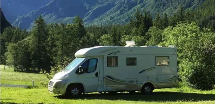Forfait Confort (1 Tente, Caravane Ou Camping-Car / 1 Voiture / Électricité 10A)