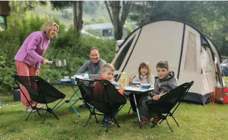 Forfait Confort (1 Tente, Caravane Ou Camping-Car / 1 Voiture / Électricité 10A)