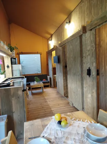 Mietunterkunft - Hüttenlodge 34M² - 2 Schlafzimmer - Camping Verbela village