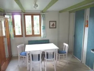 Huuraccommodatie(s) - Medium Chalet Per Night - image n°3 - Camping La Piscine