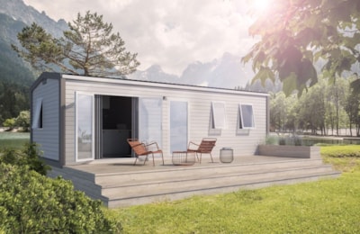 Mobile home Riviera 3 fenced and by the water