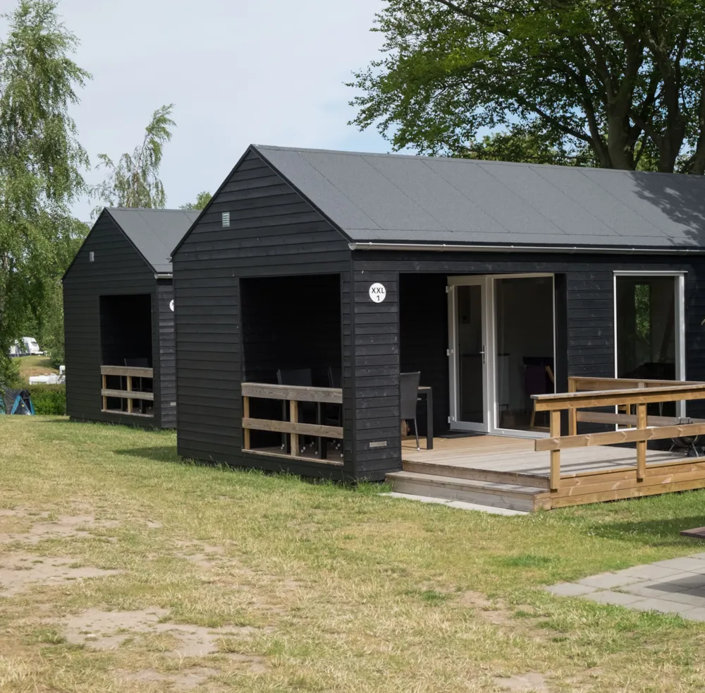 Accommodation - Luxury Cabin 35M² - Dalgård Camping