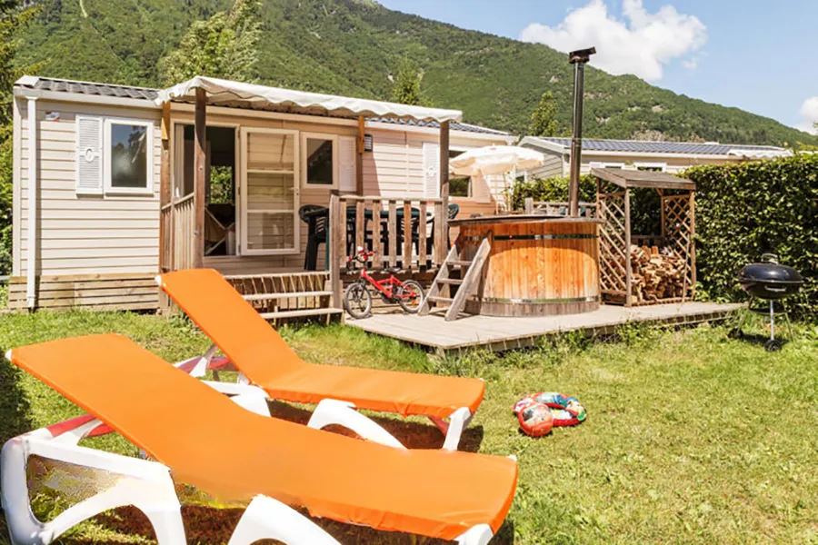 Location - Mobil Home Confort Bain Nordique - 3 Chambres - Camping Le Château de Rochetaillée